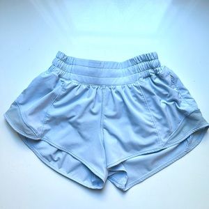 Lululemon Hotty Hot Low-Rise Lined Short 2.5”